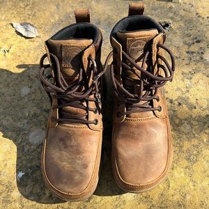 Ladies LEMS boulder summit hiking boots. Size 9.